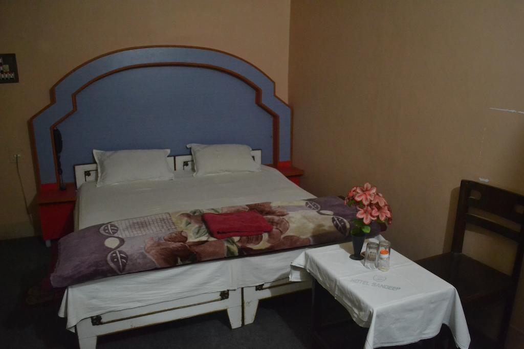 Hotel Sandeep Varanasi Rom bilde