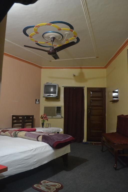 Hotel Sandeep Varanasi Eksteriør bilde